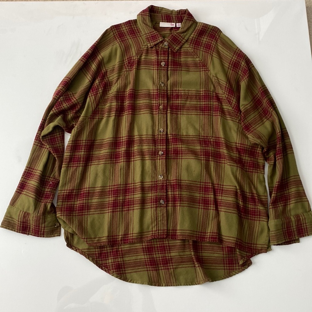 SO green and red flannel button up shirt